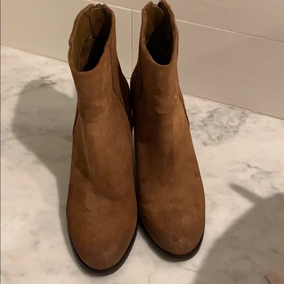 Arturo Chiang suede chestnut booties Sz 7 fall ❤️ - Picture 2 of 8